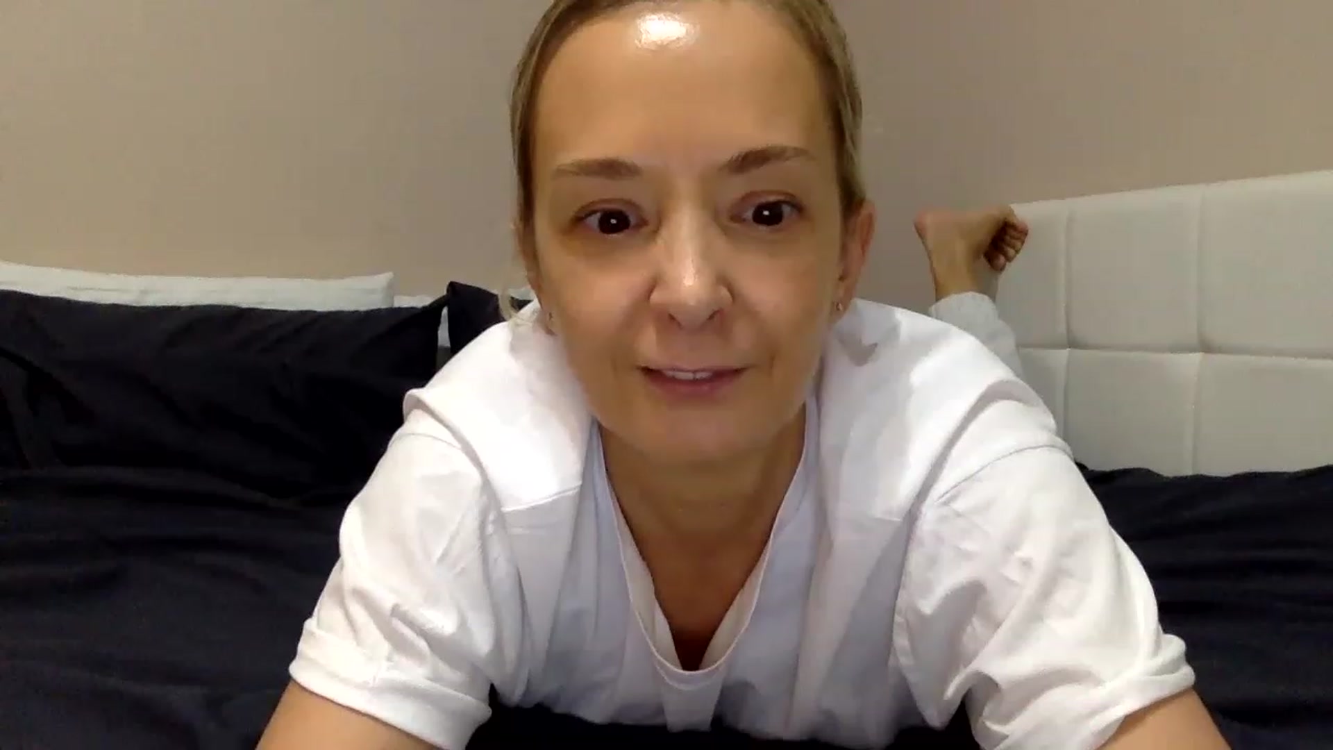 Gallery image thumbnail from Aimee_Angel's myfreecams stream on, 12/30/2022, 18:31 image 9 of 20