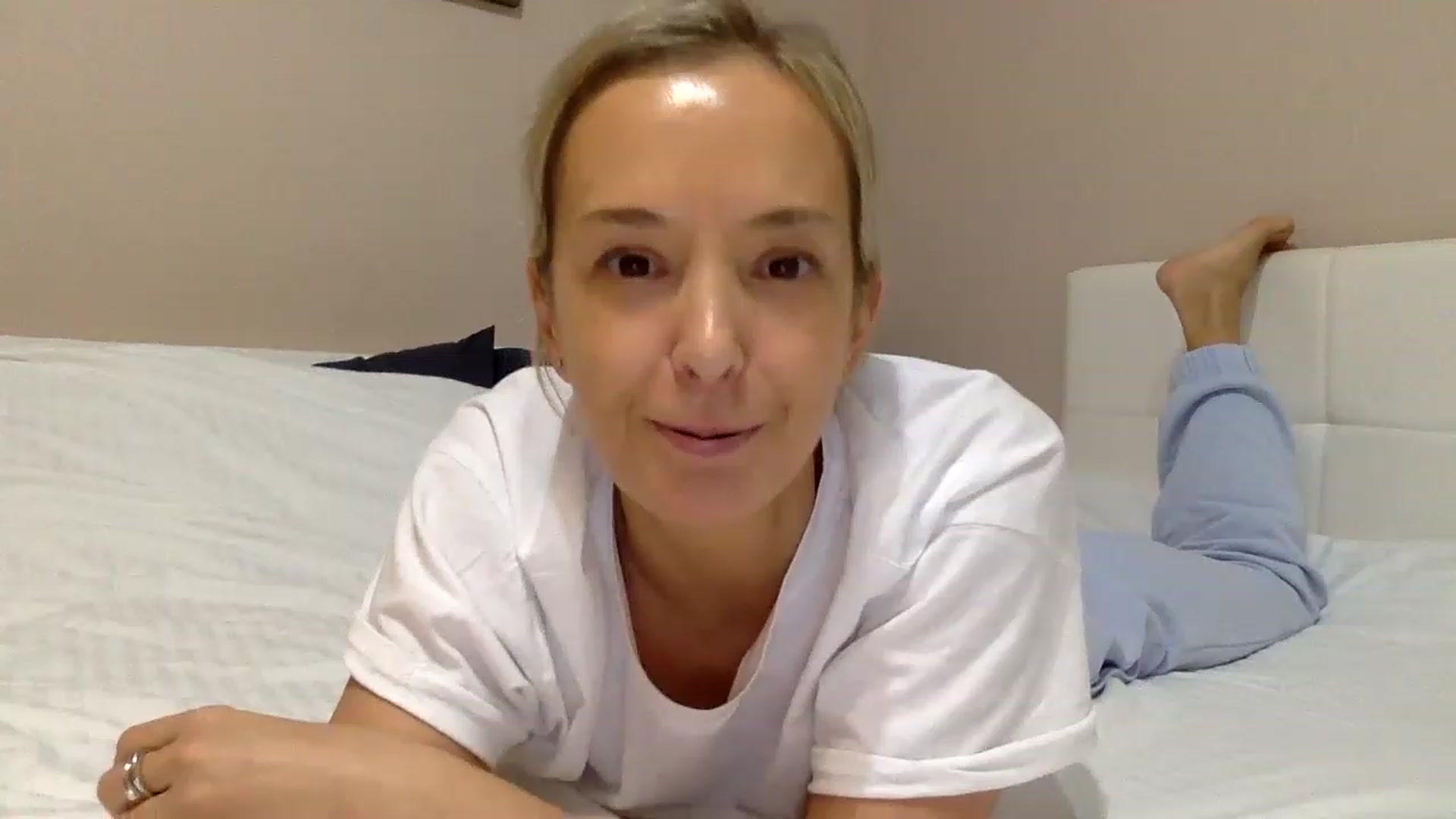 Gallery image thumbnail from Aimee_Angel's myfreecams stream on, 12/31/2022, 17:13 image 11 of 20