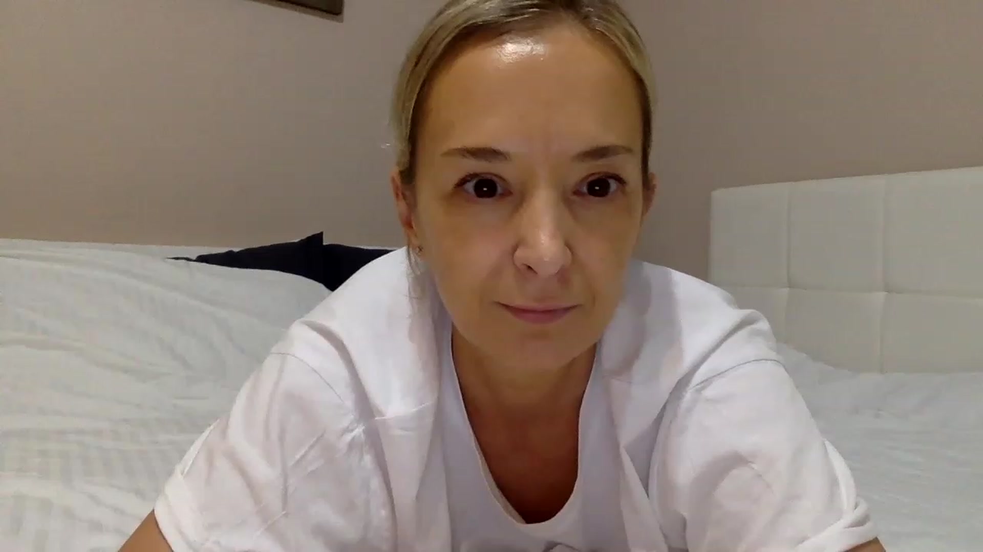 Gallery image thumbnail from Aimee_Angel's myfreecams stream on, 12/31/2022, 17:13 image 19 of 20