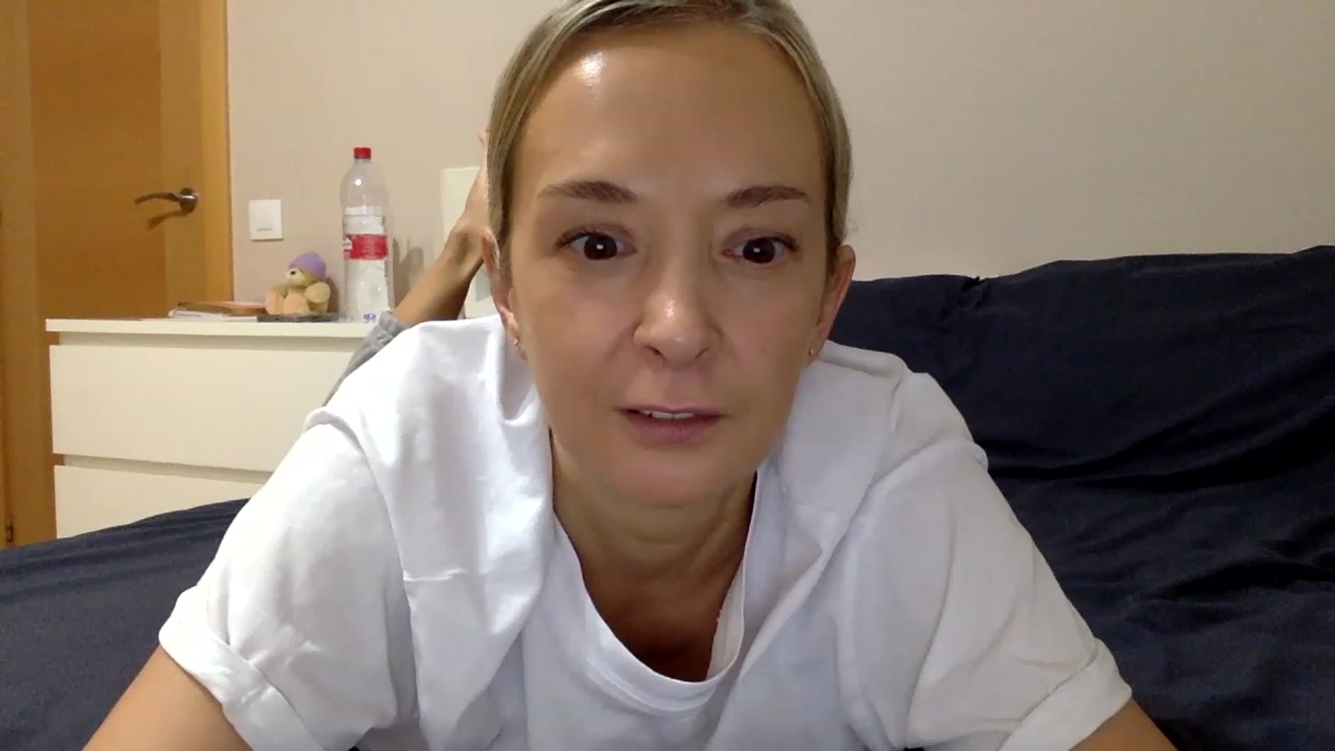Gallery image thumbnail from Aimee_Angel's myfreecams stream on, 01/03/2023, 18:17 image 8 of 20