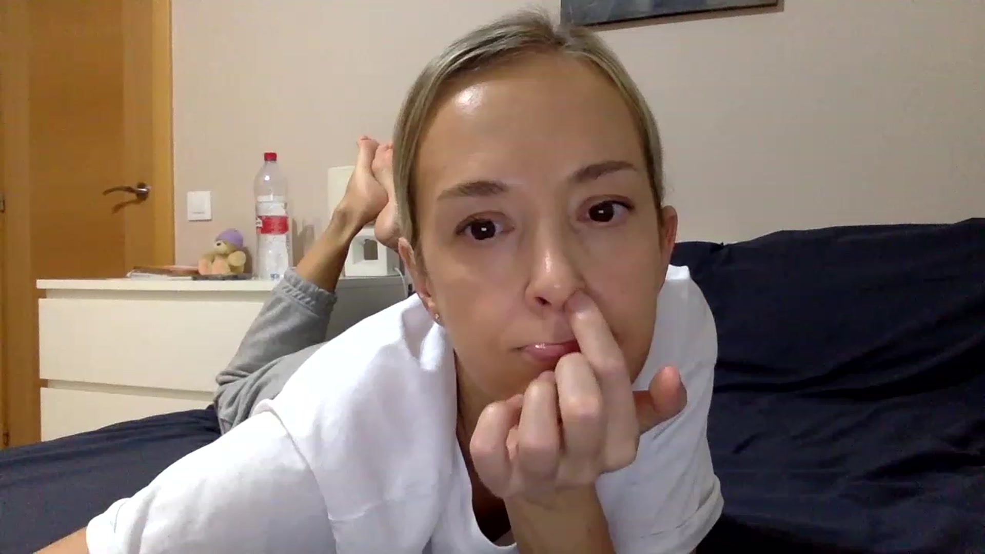 Gallery image thumbnail from Aimee_Angel's myfreecams stream on, 01/03/2023, 18:17 image 4 of 20