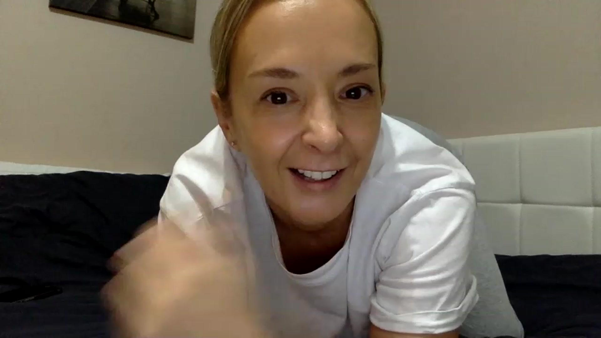 Gallery image thumbnail from Aimee_Angel's myfreecams stream on, 01/03/2023, 18:17 image 18 of 20