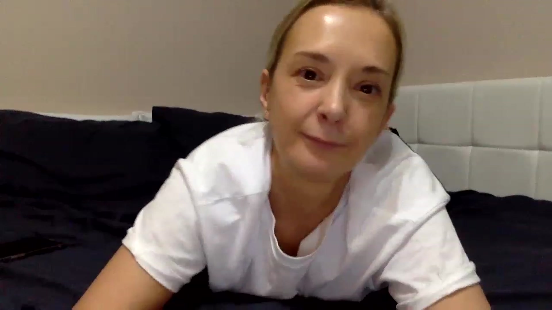 Gallery image thumbnail from Aimee_Angel's myfreecams stream on, 01/04/2023, 20:07 image 8 of 20