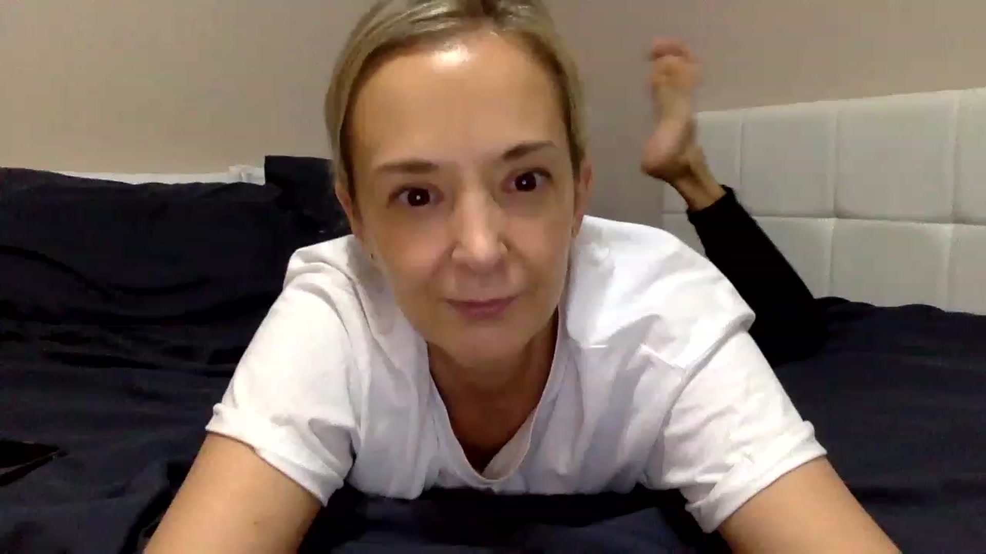 Gallery image thumbnail from Aimee_Angel's myfreecams stream on, 01/04/2023, 20:07 image 1 of 20