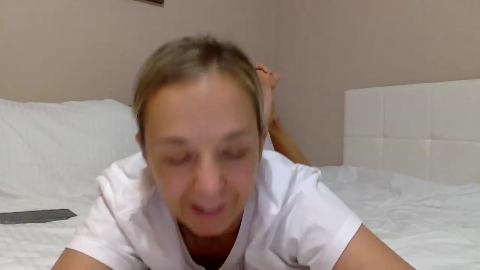 Gallery image thumbnail from Aimee_Angel's myfreecams stream on, 01/05/2023, 22:45 image 15 of 20