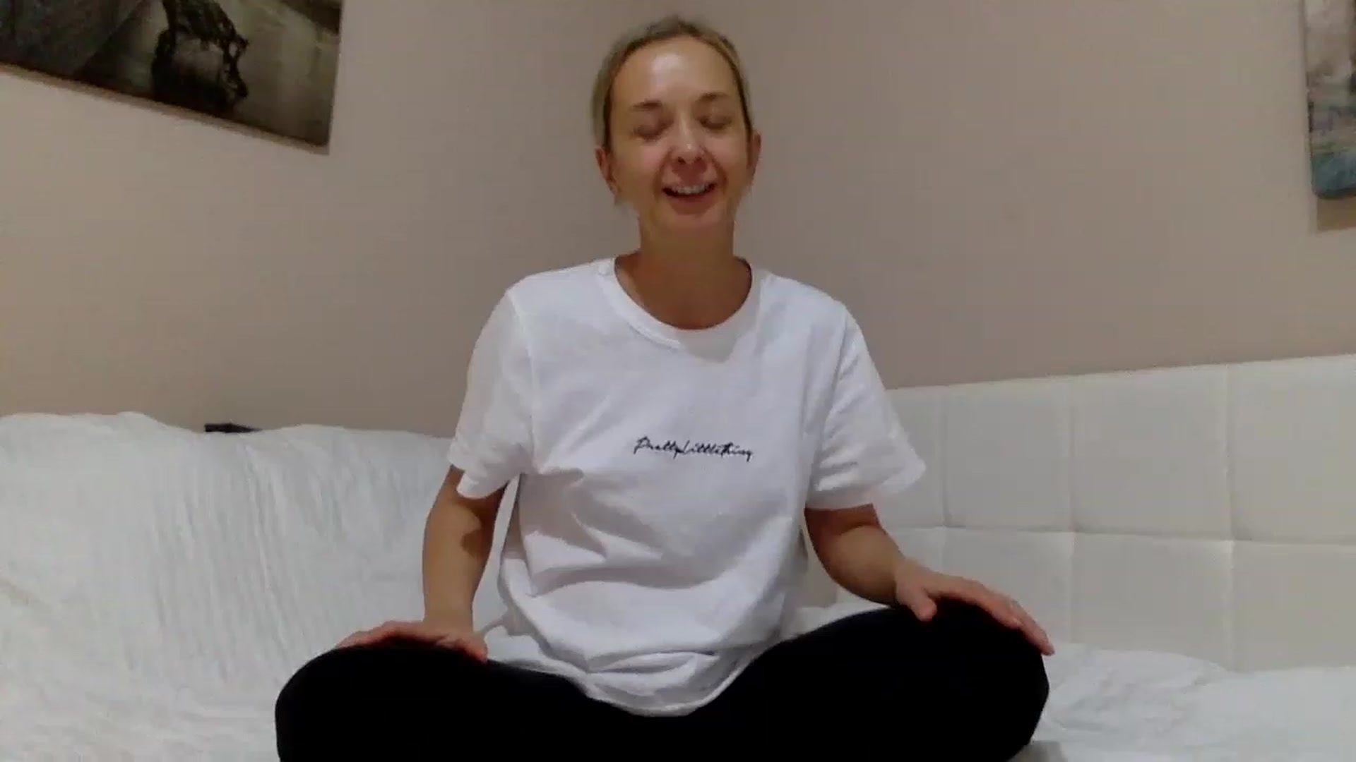 Gallery image thumbnail from Aimee_Angel's myfreecams stream on, 01/05/2023, 22:45 image 8 of 20