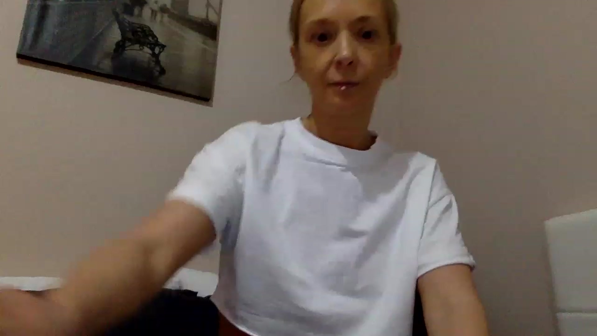 Gallery image thumbnail from Aimee_Angel's myfreecams stream on, 02/01/2023, 17:44 image 18 of 20