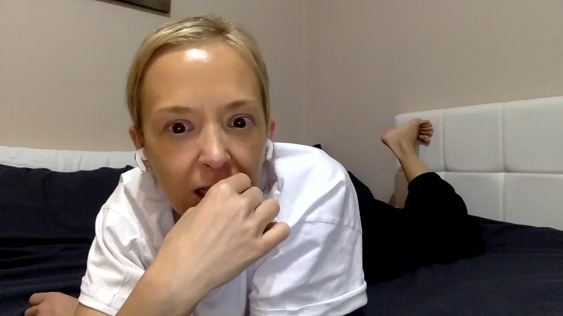 Gallery image thumbnail from Aimee_Angel's myfreecams stream on, 02/01/2023, 20:01 image 10 of 20