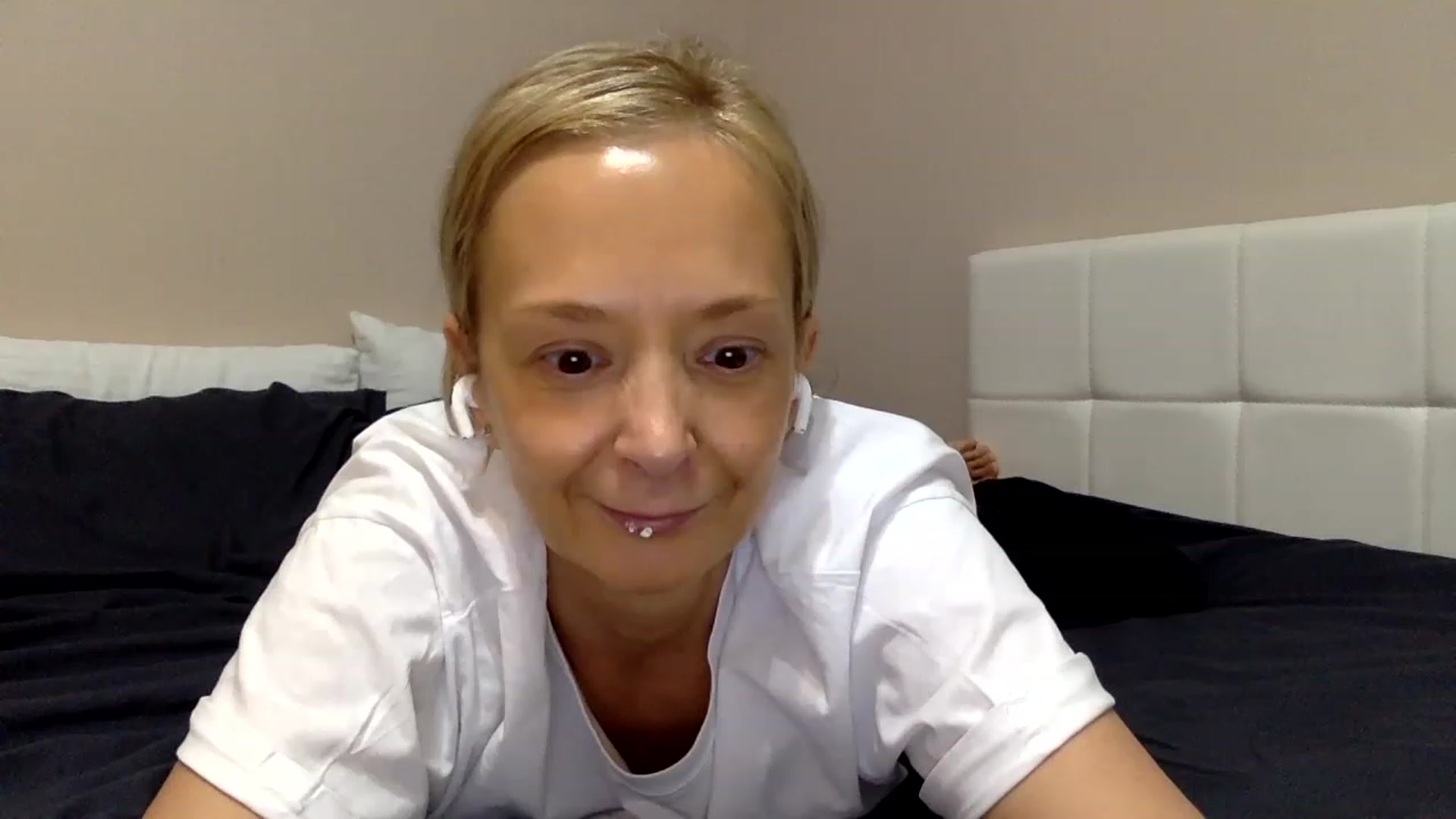 Gallery image thumbnail from Aimee_Angel's myfreecams stream on, 02/01/2023, 20:01 image 13 of 20