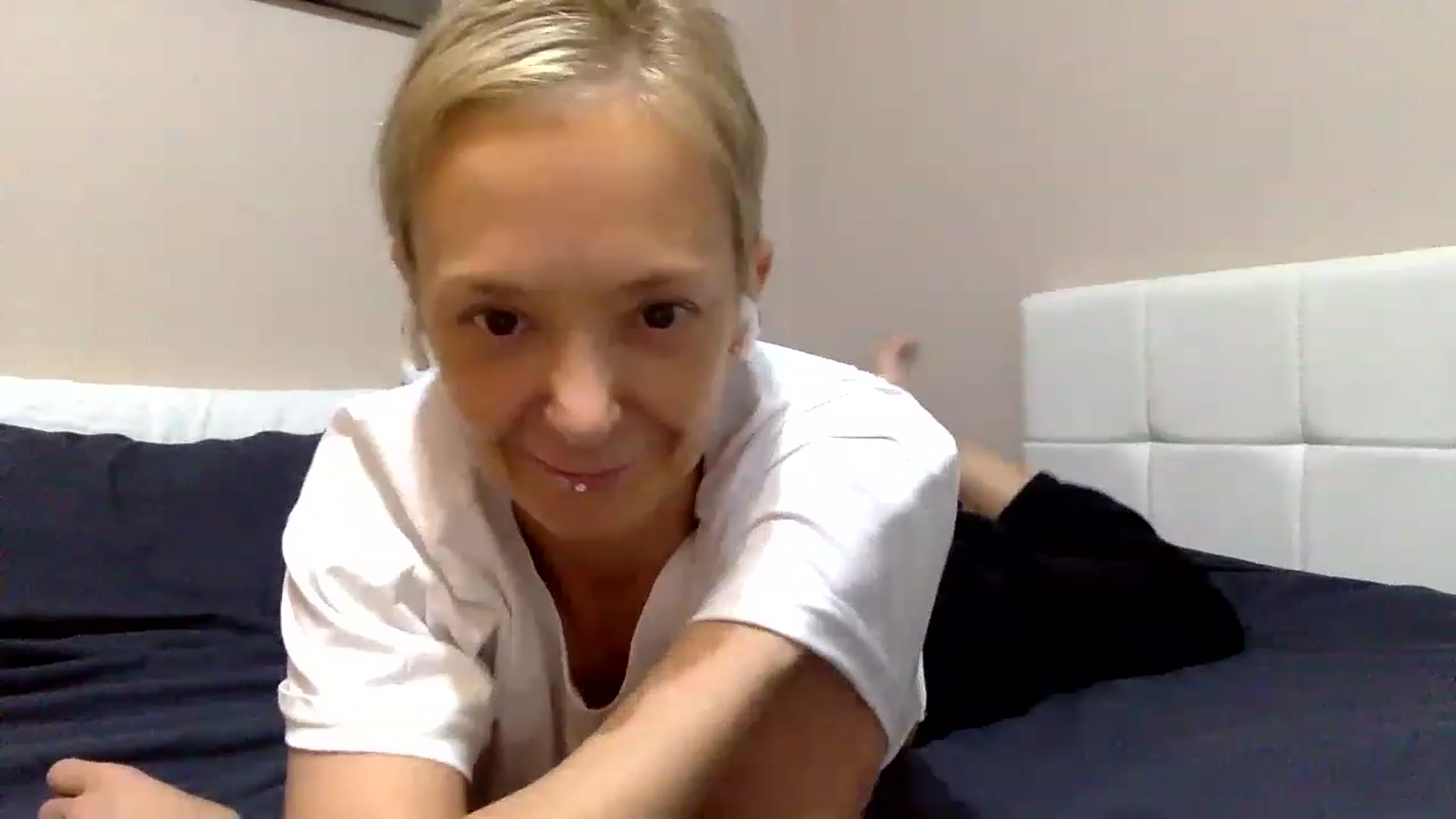 Gallery image thumbnail from Aimee_Angel's myfreecams stream on, 02/01/2023, 20:01 image 9 of 20