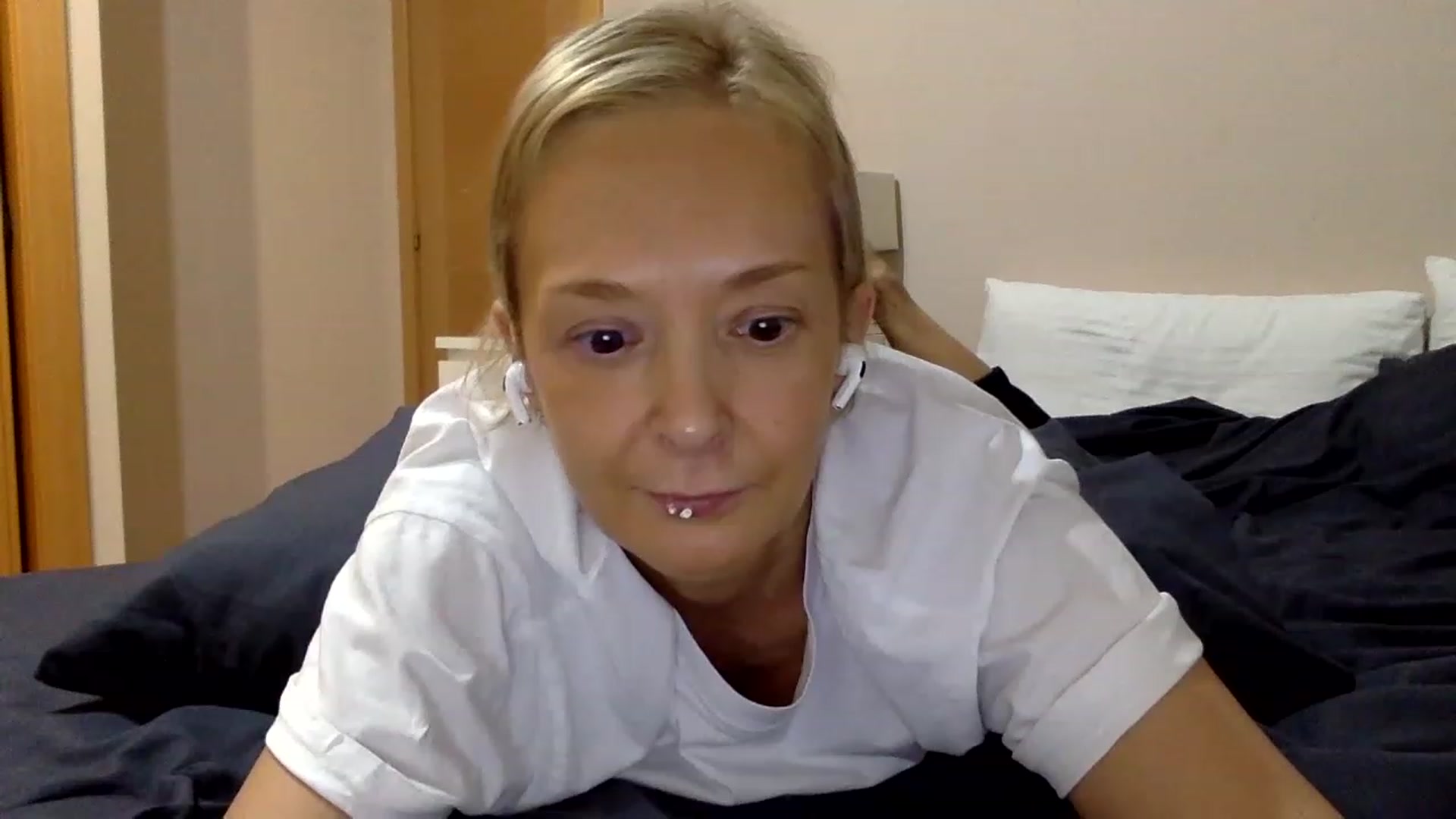 Gallery image thumbnail from Aimee_Angel's myfreecams stream on, 02/01/2023, 20:48 image 20 of 20