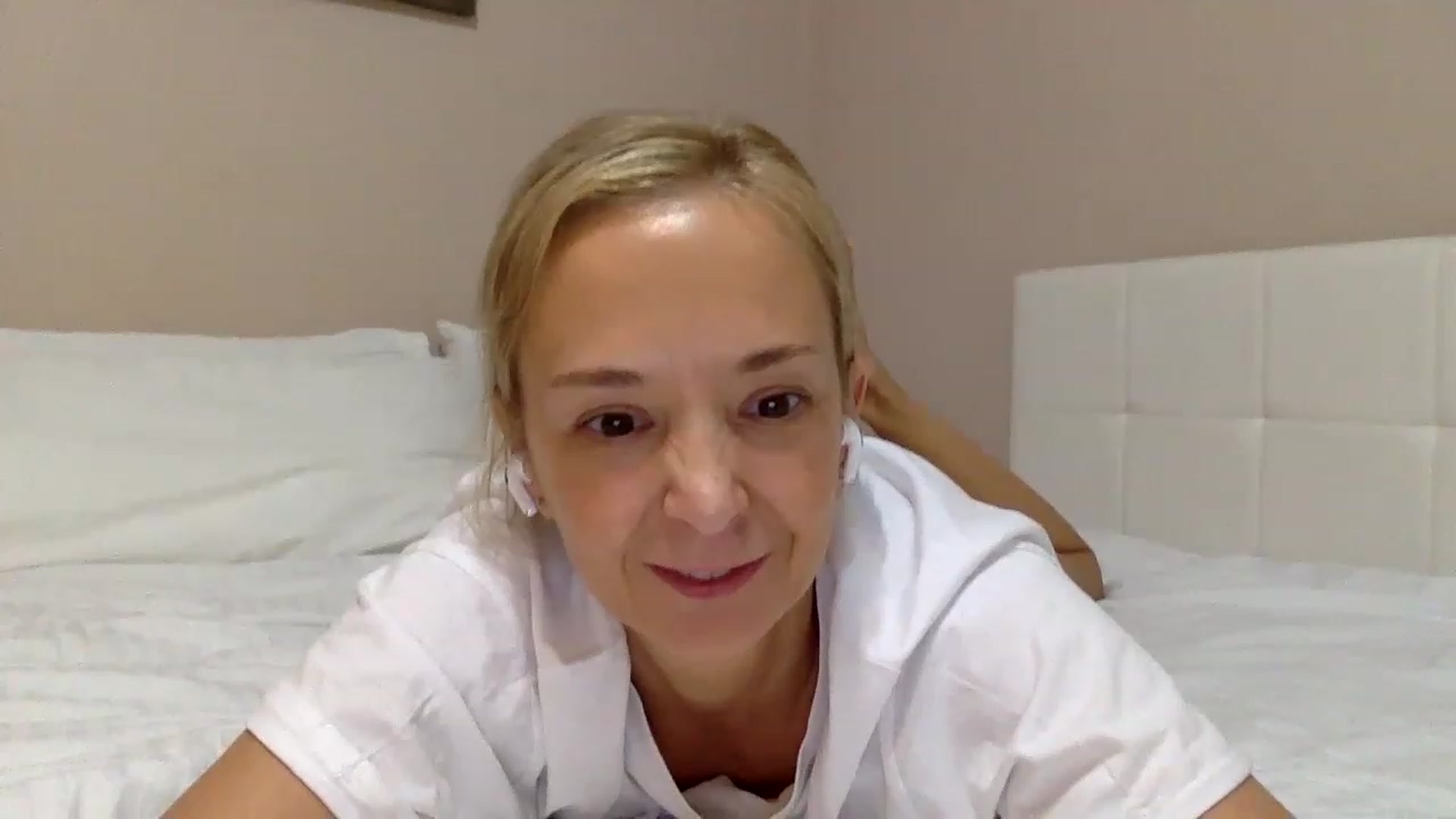 Gallery image thumbnail from Aimee_Angel's myfreecams stream on, 02/05/2023, 18:57 image 13 of 20