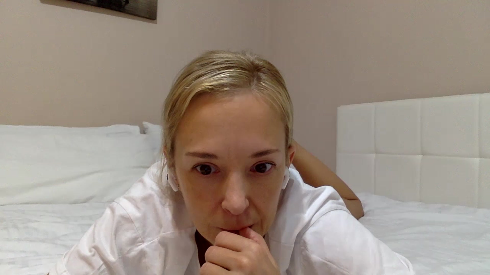 Gallery image thumbnail from Aimee_Angel's myfreecams stream on, 02/05/2023, 18:57 image 1 of 20