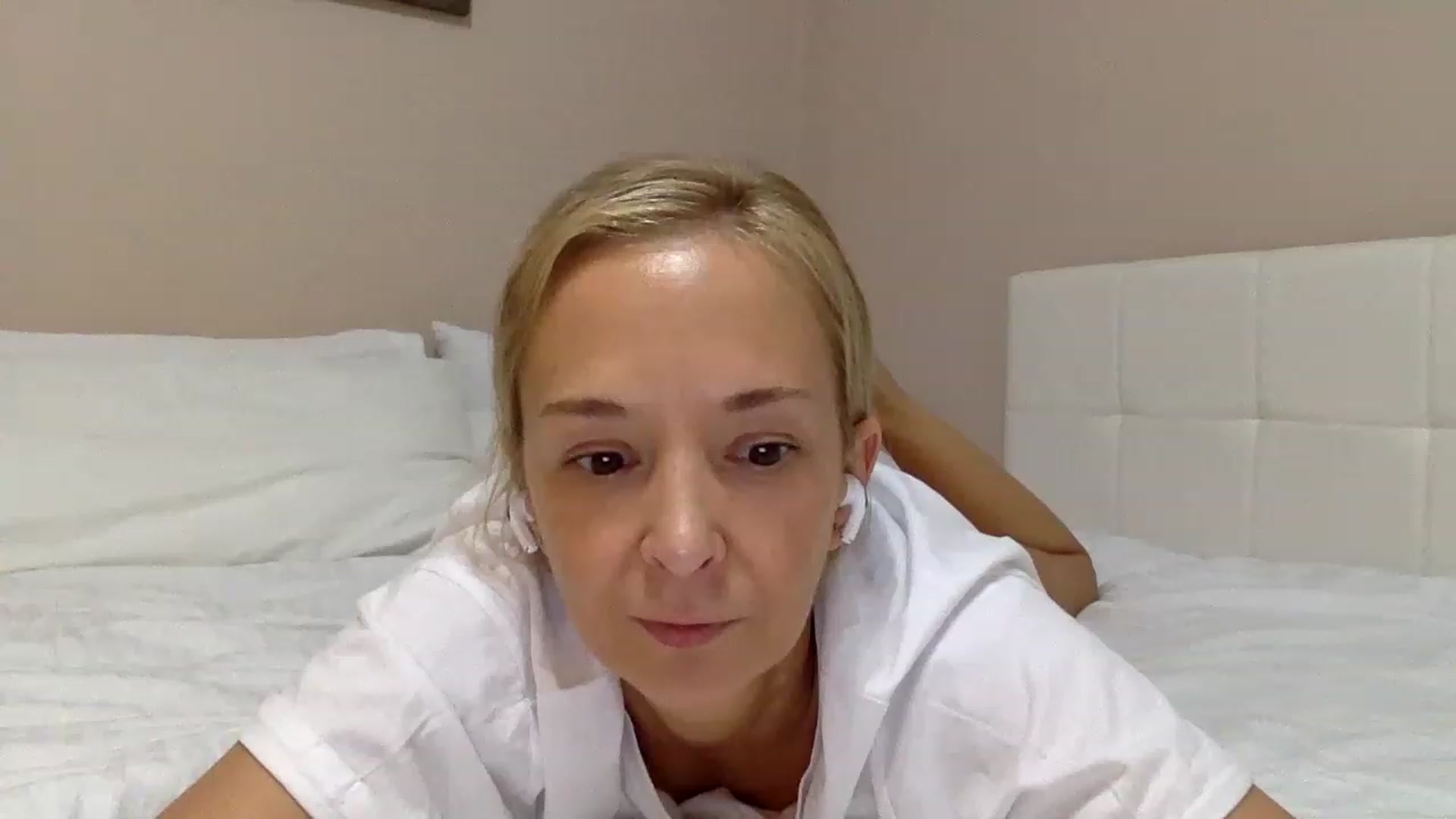Gallery image thumbnail from Aimee_Angel's myfreecams stream on, 02/05/2023, 18:57 image 15 of 20