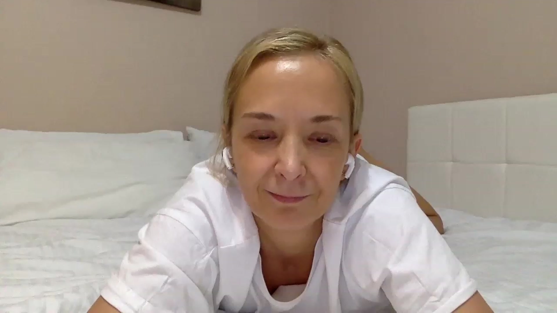 Gallery image thumbnail from Aimee_Angel's myfreecams stream on, 02/05/2023, 18:57 image 7 of 20