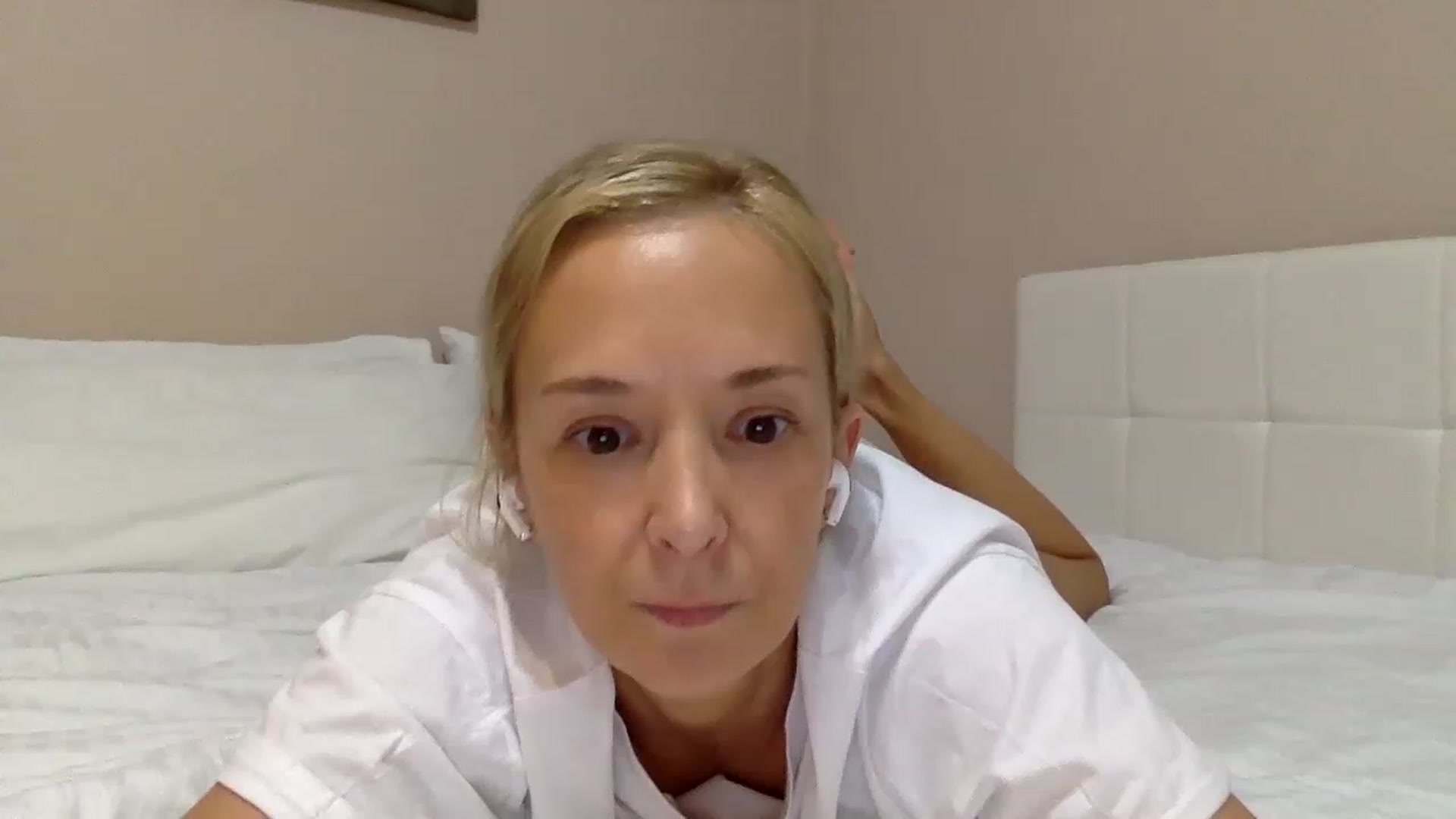 Gallery image thumbnail from Aimee_Angel's myfreecams stream on, 02/05/2023, 18:57 image 11 of 20