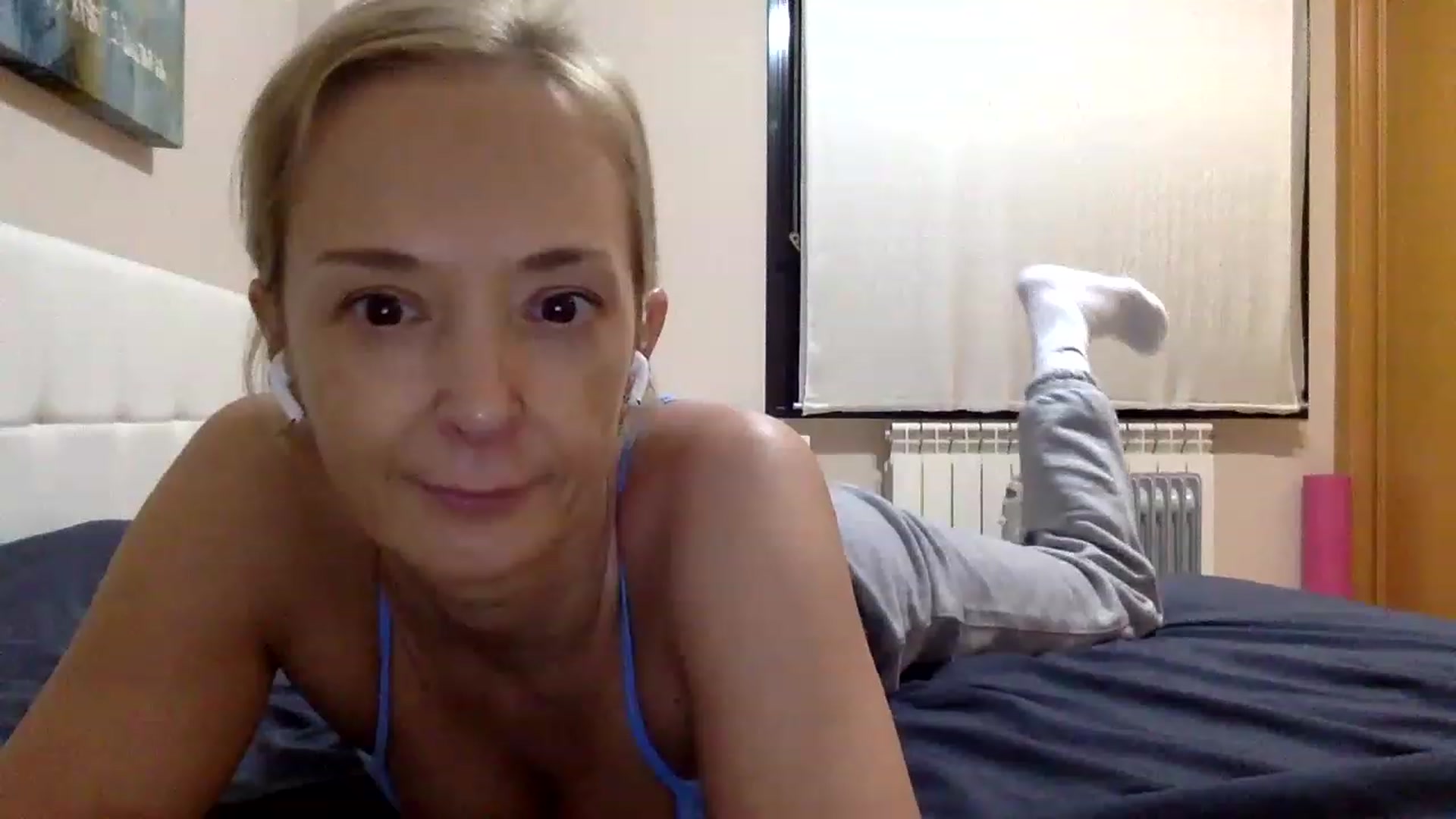 Gallery image thumbnail from Aimee_Angel's myfreecams stream on, 02/06/2023, 19:32 image 6 of 20