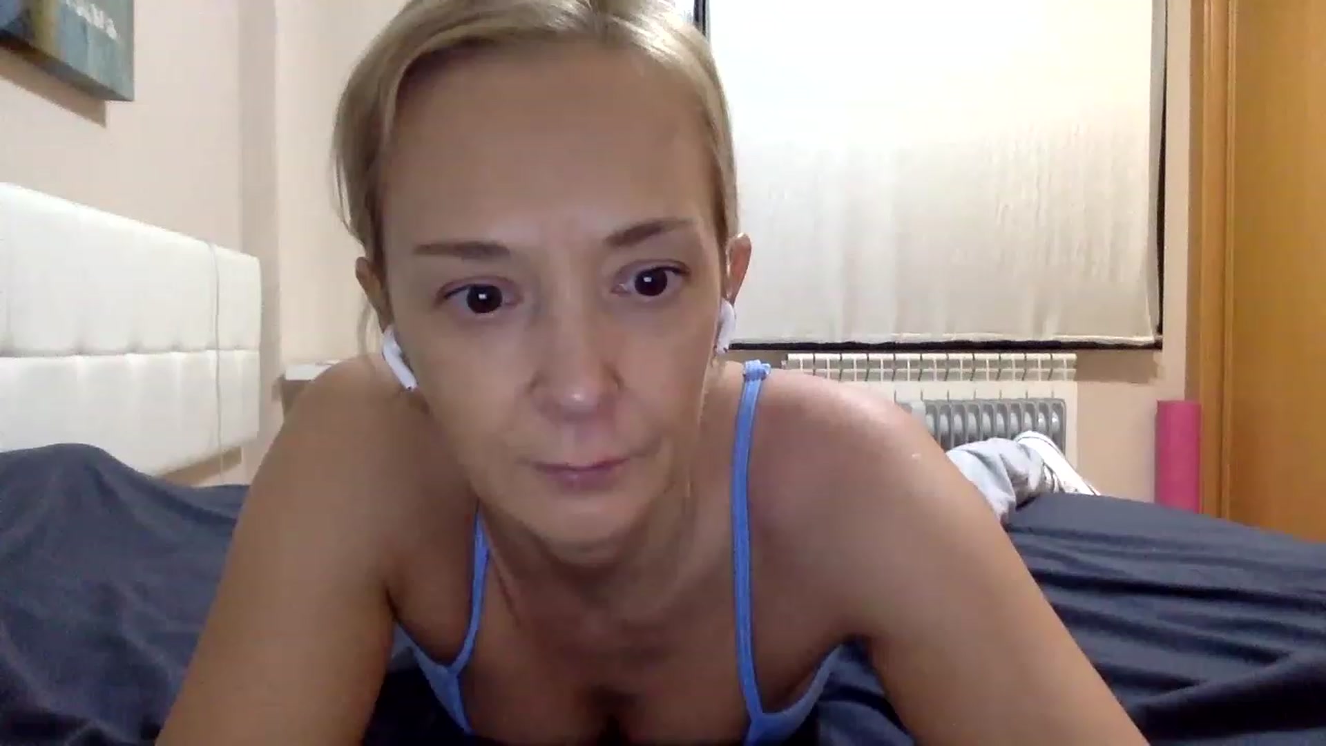 Gallery image thumbnail from Aimee_Angel's myfreecams stream on, 02/06/2023, 19:32 image 3 of 20