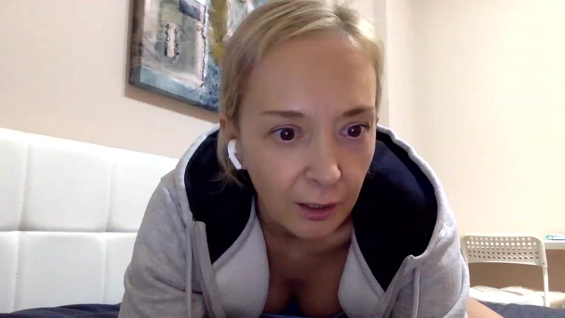Gallery image thumbnail from Aimee_Angel's myfreecams stream on, 02/06/2023, 20:20 image 2 of 20