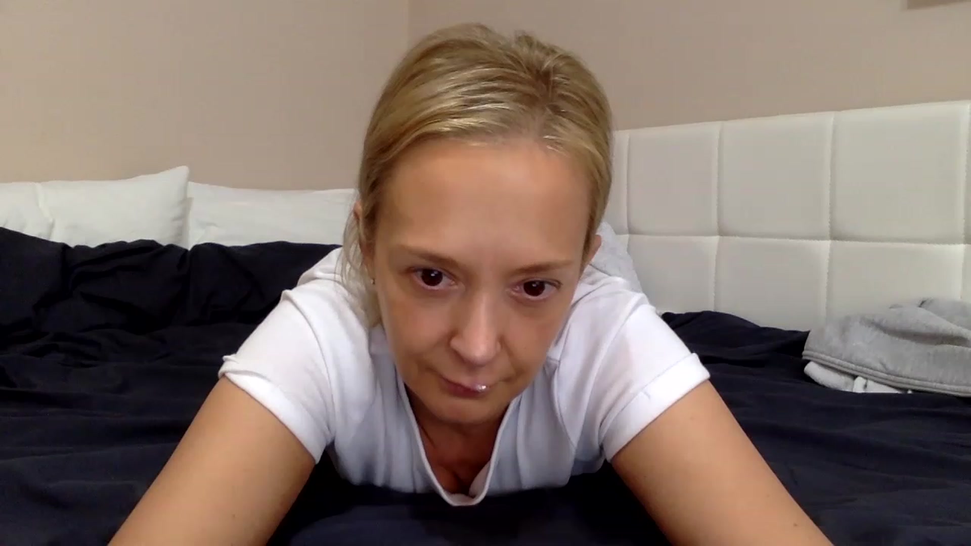 Gallery image thumbnail from Aimee_Angel's myfreecams stream on, 02/07/2023, 13:32 image 14 of 20