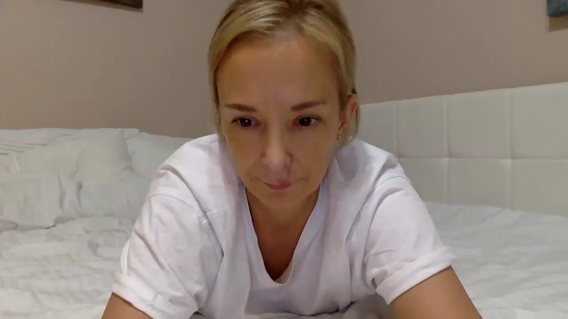Gallery image thumbnail from Aimee_Angel's myfreecams stream on, 02/11/2023, 20:45 image 10 of 20