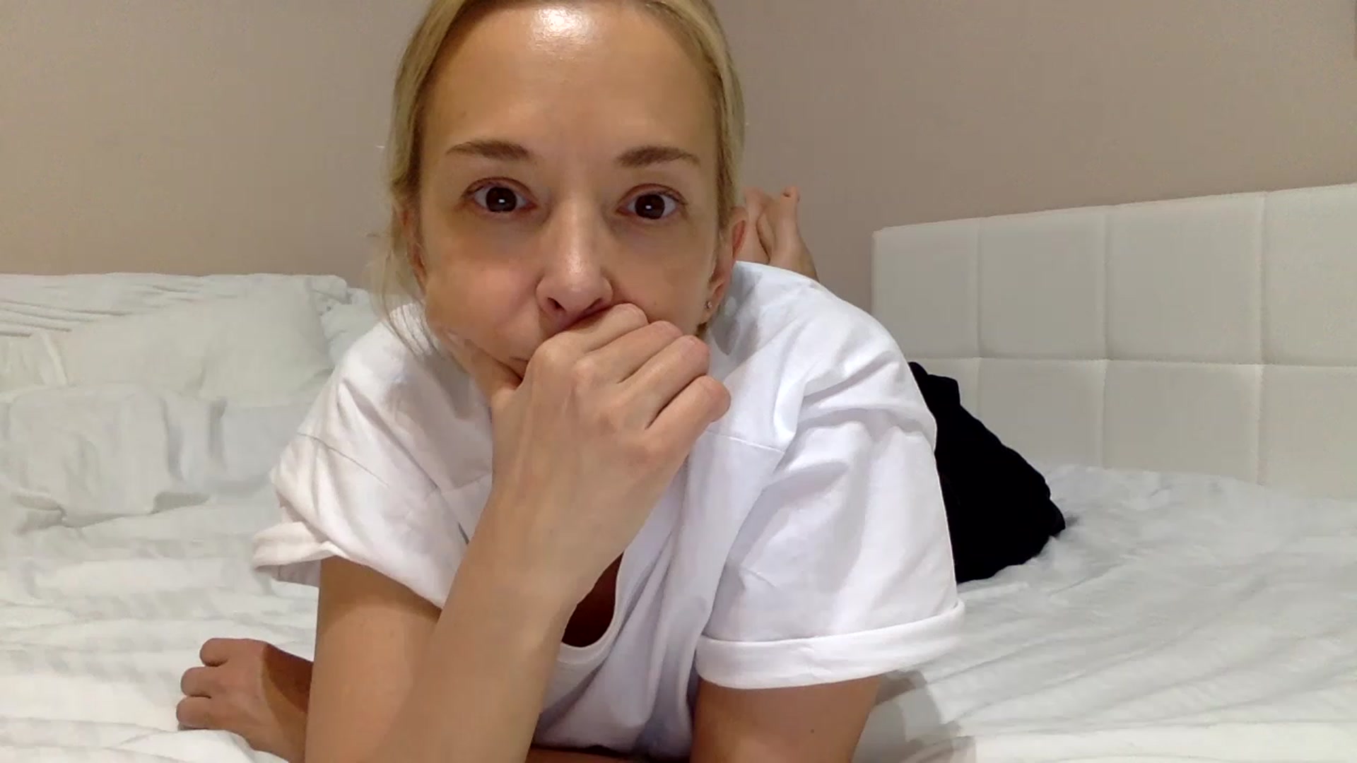Gallery image thumbnail from Aimee_Angel's myfreecams stream on, 02/11/2023, 21:04 image 6 of 20