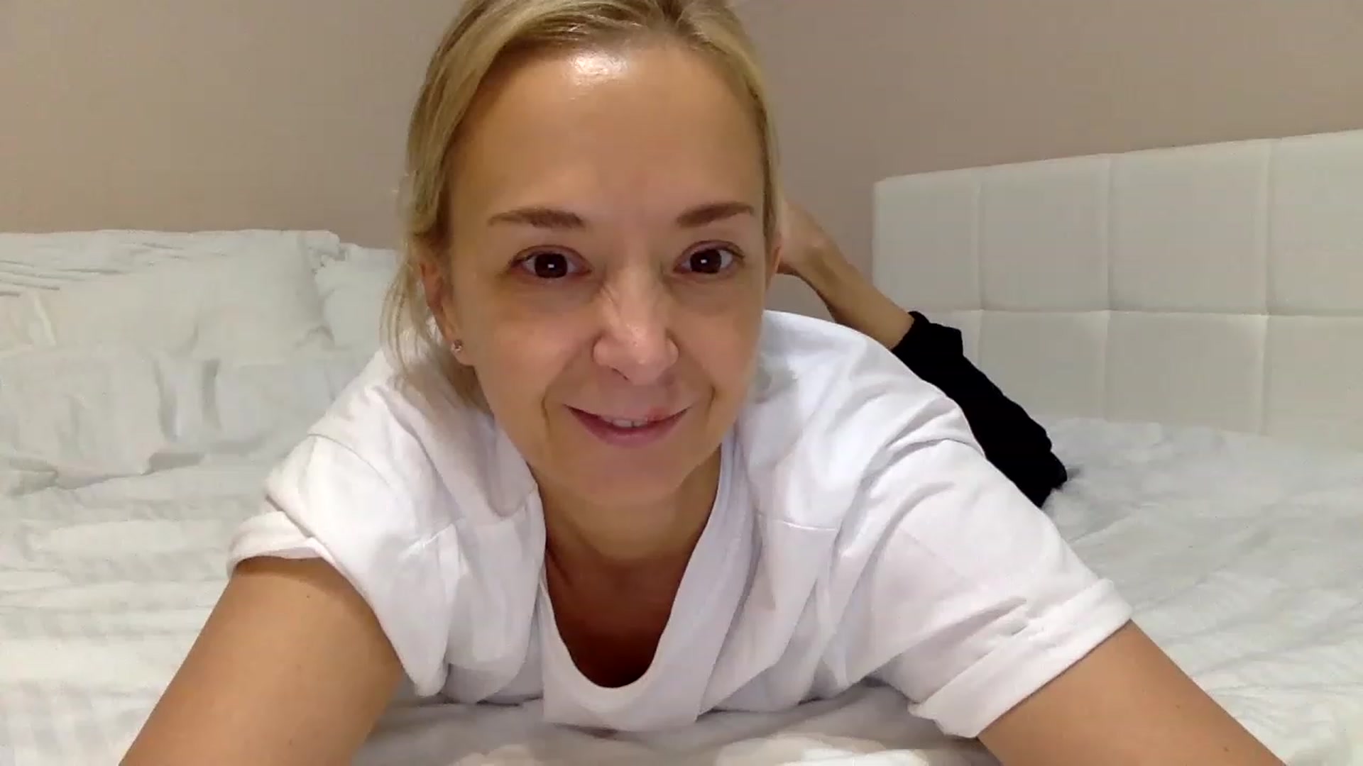 Gallery image thumbnail from Aimee_Angel's myfreecams stream on, 02/11/2023, 21:04 image 5 of 20