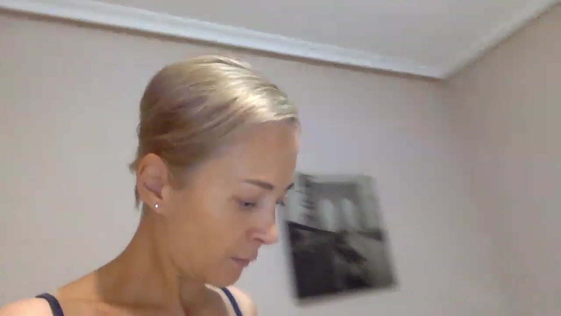 Gallery image thumbnail from Aimee_Angel's myfreecams stream on, 02/14/2023, 19:40 image 2 of 20