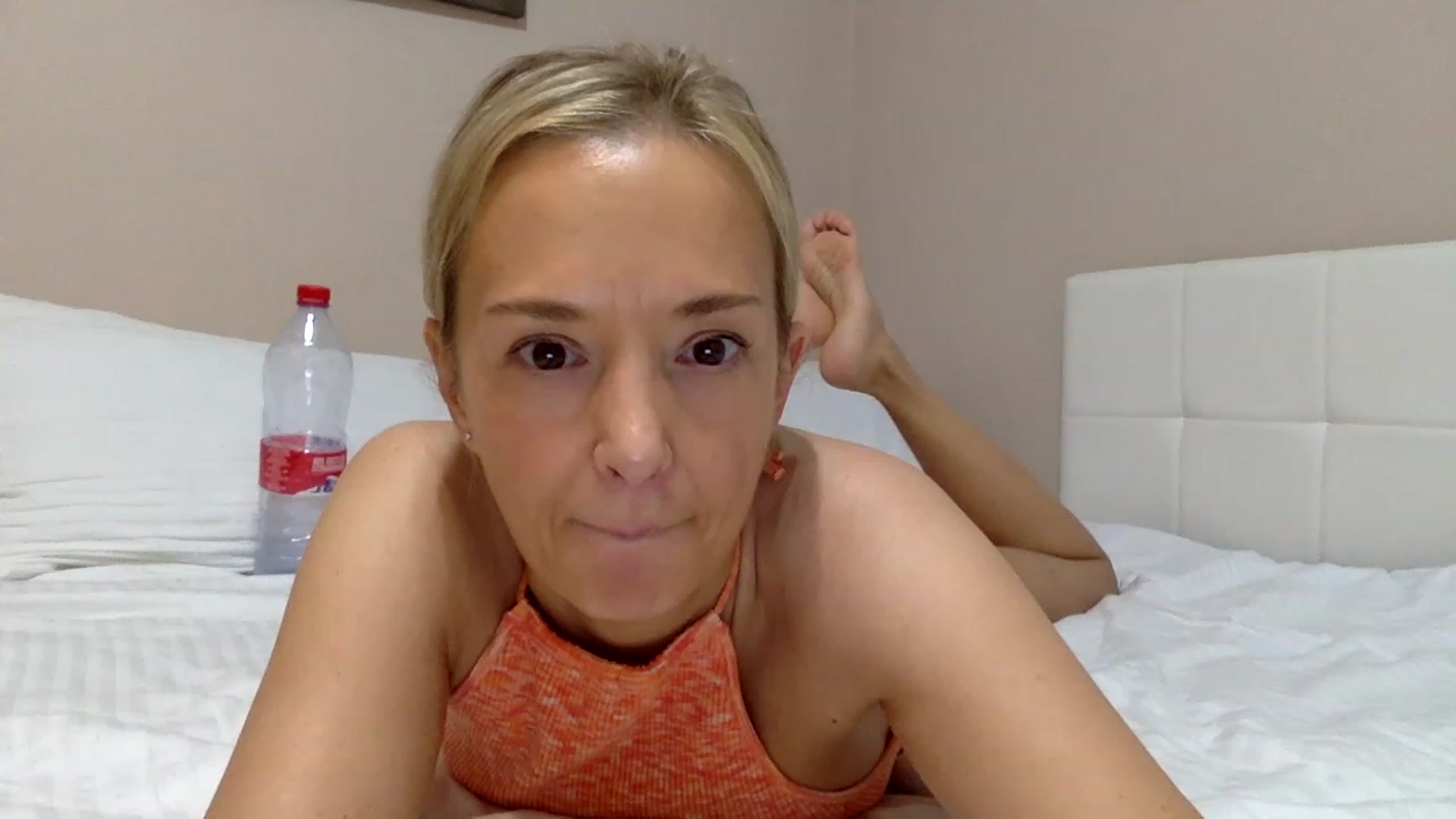 Gallery image thumbnail from Aimee_Angel's myfreecams stream on, 02/22/2023, 20:07 image 18 of 20