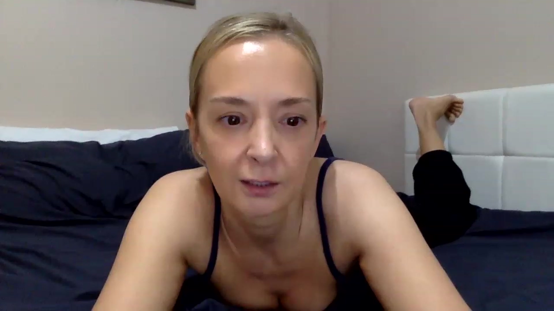 Gallery image thumbnail from Aimee_Angel's myfreecams stream on, 02/28/2023, 16:22 image 13 of 20