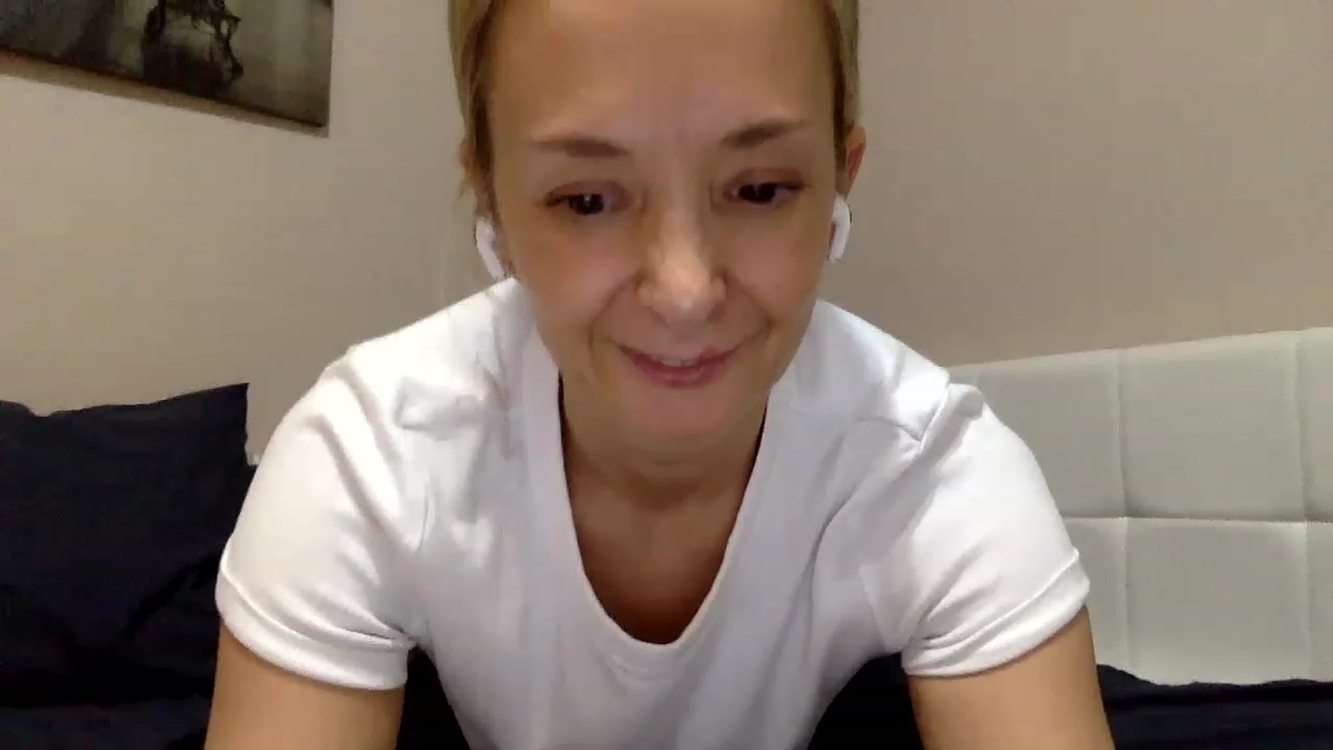 Gallery image thumbnail from Aimee_Angel's myfreecams stream on, 02/28/2023, 22:43 image 15 of 20