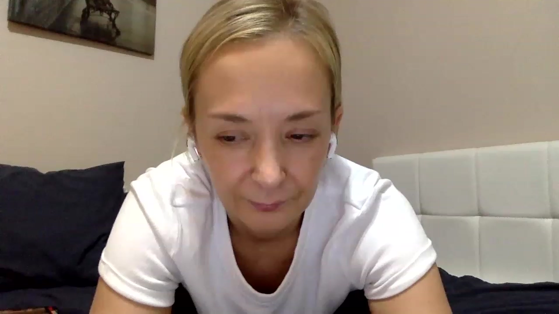 Gallery image thumbnail from Aimee_Angel's myfreecams stream on, 02/28/2023, 22:43 image 17 of 20