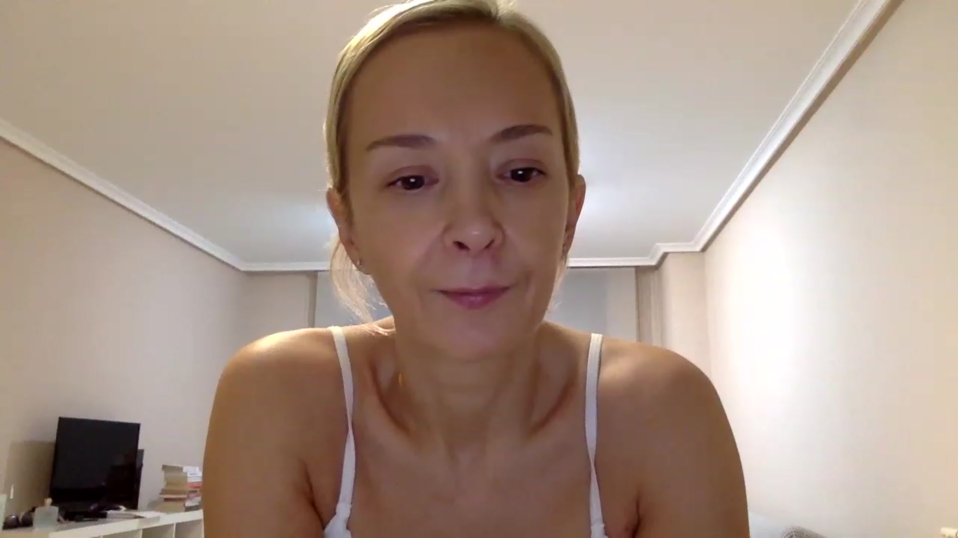 Gallery image thumbnail from Aimee_Angel's myfreecams stream on, 03/01/2023, 19:18 image 5 of 20