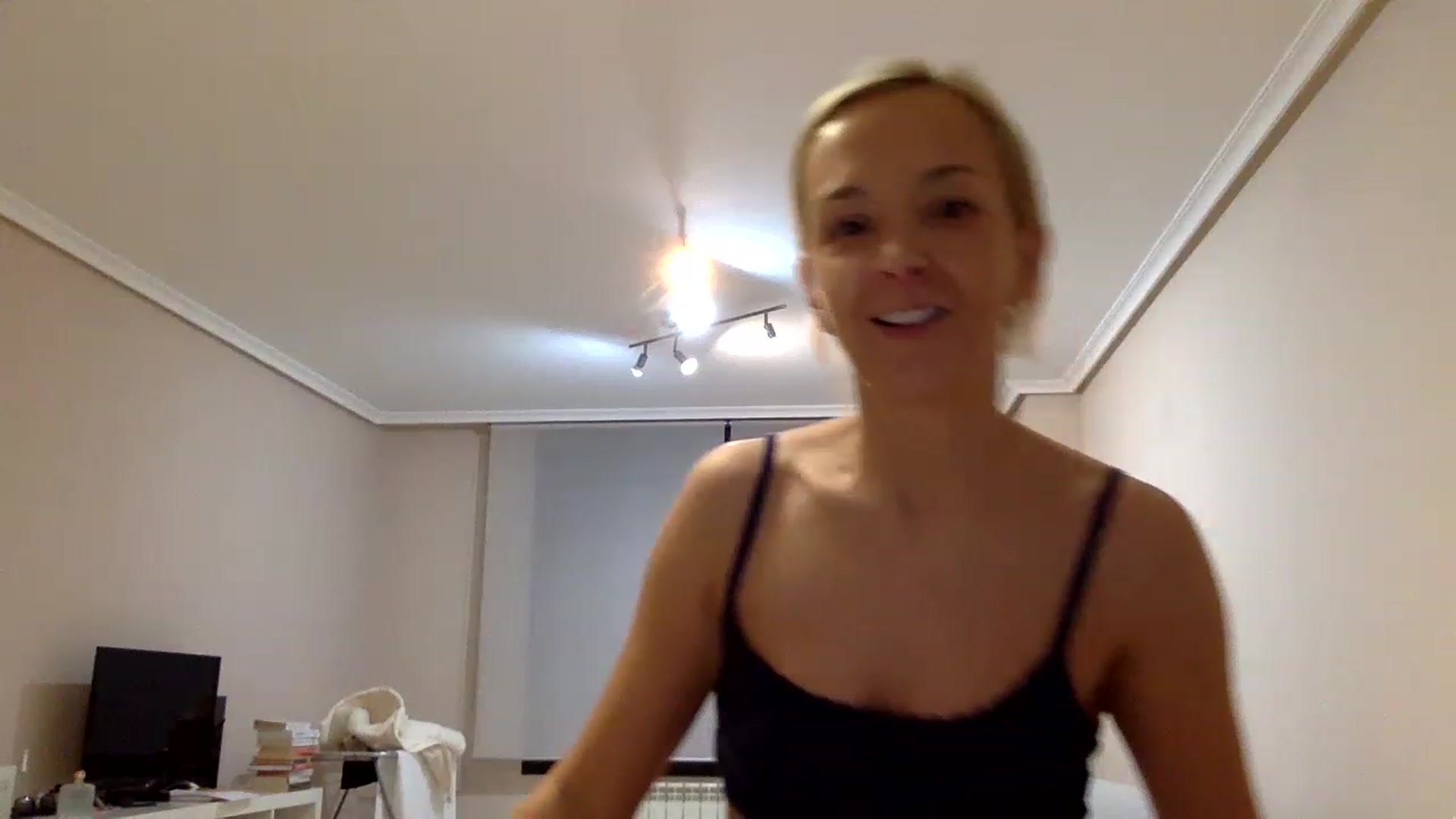 Gallery image thumbnail from Aimee_Angel's myfreecams stream on, 03/01/2023, 19:18 image 3 of 20