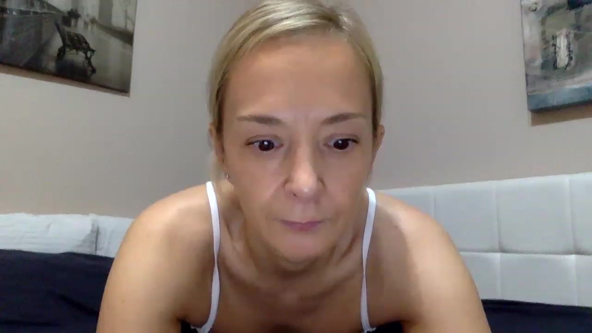 Gallery image thumbnail from Aimee_Angel's myfreecams stream on, 03/01/2023, 19:18 image 16 of 20