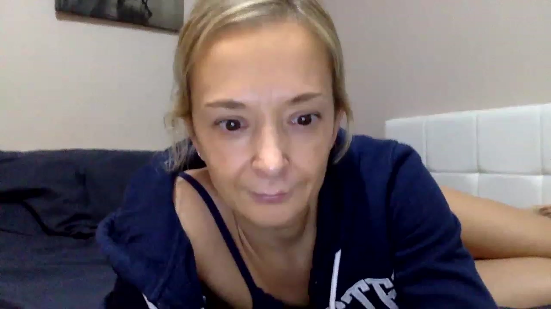 Gallery image thumbnail from Aimee_Angel's myfreecams stream on, 03/09/2023, 20:41 image 7 of 20