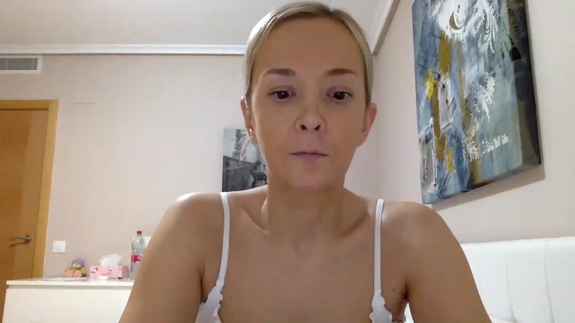 Gallery image thumbnail from Aimee_Angel's myfreecams stream on, 03/13/2023, 20:25 image 1 of 20