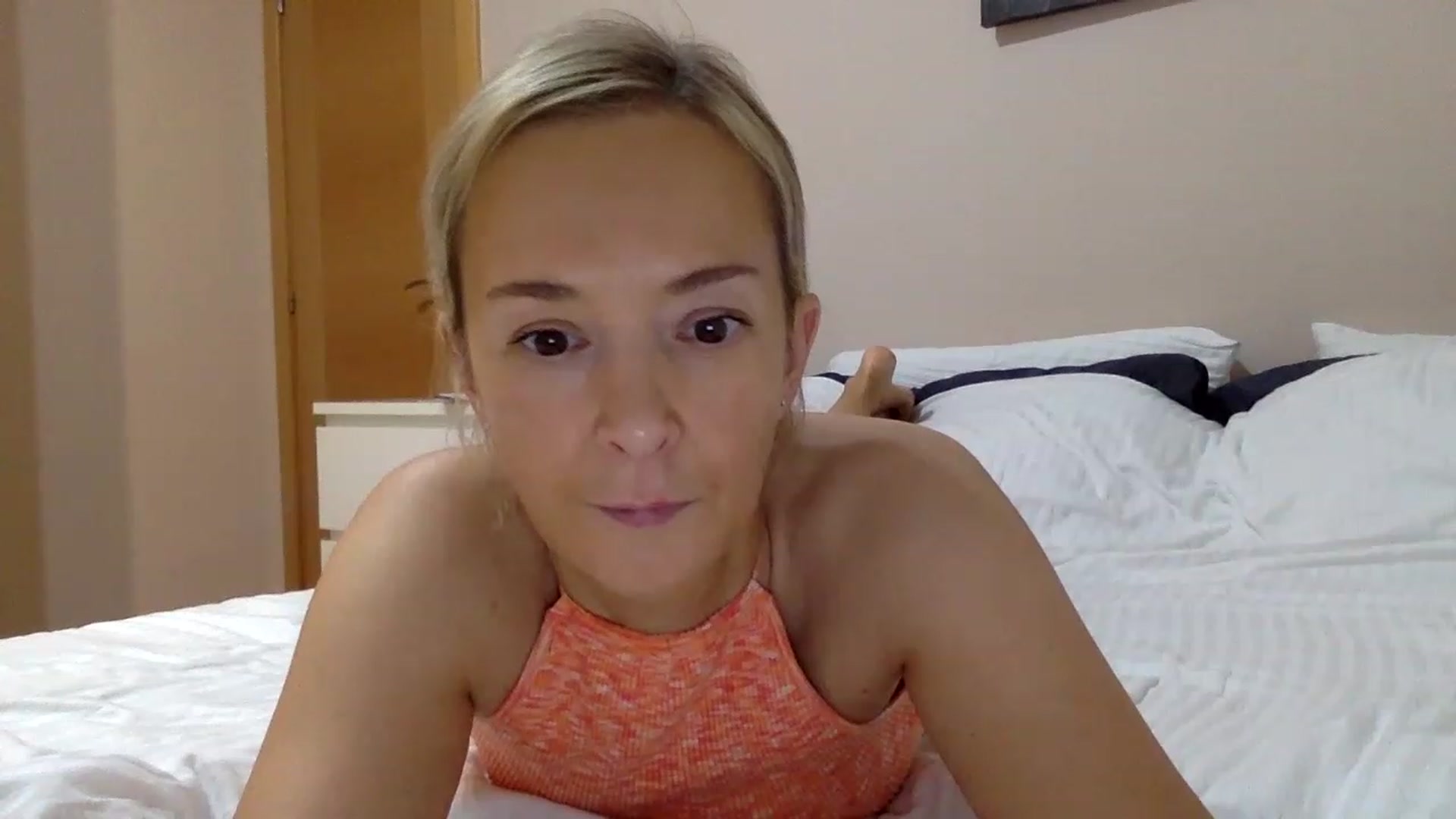 Gallery image thumbnail from Aimee_Angel's myfreecams stream on, 03/14/2023, 20:50 image 16 of 20