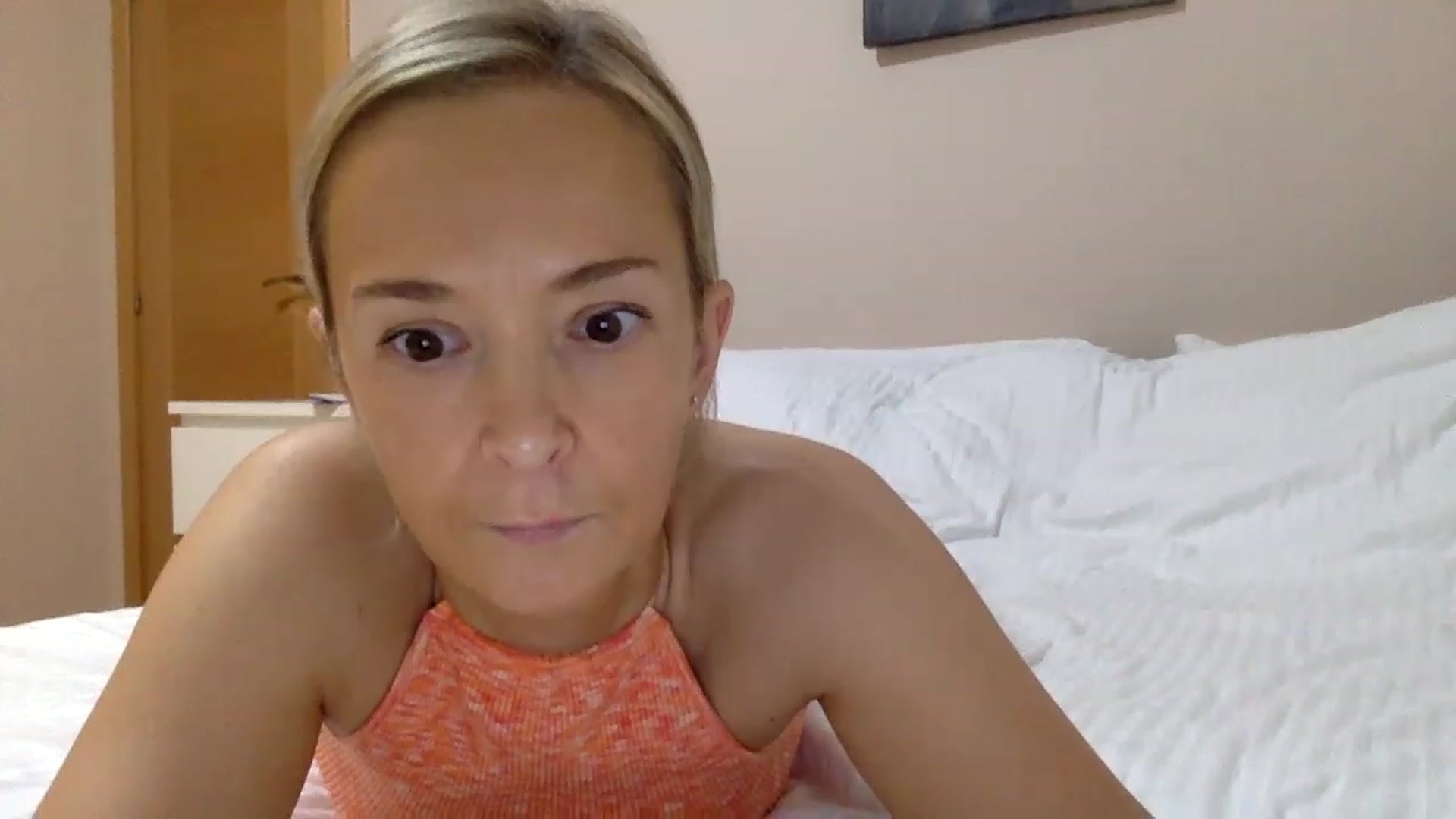 Gallery image thumbnail from Aimee_Angel's myfreecams stream on, 03/14/2023, 20:50 image 5 of 20