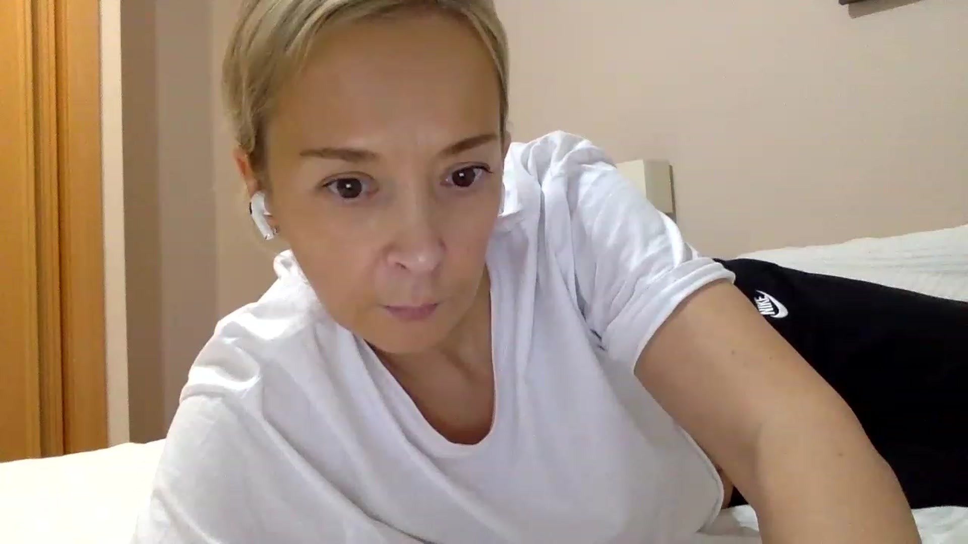 Gallery image thumbnail from Aimee_Angel's myfreecams stream on, 03/16/2023, 20:30 image 10 of 20