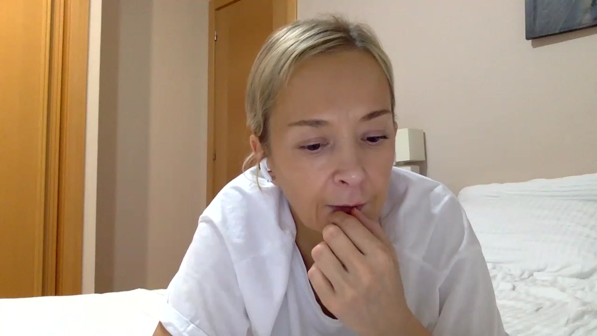Gallery image thumbnail from Aimee_Angel's myfreecams stream on, 03/16/2023, 20:30 image 5 of 20