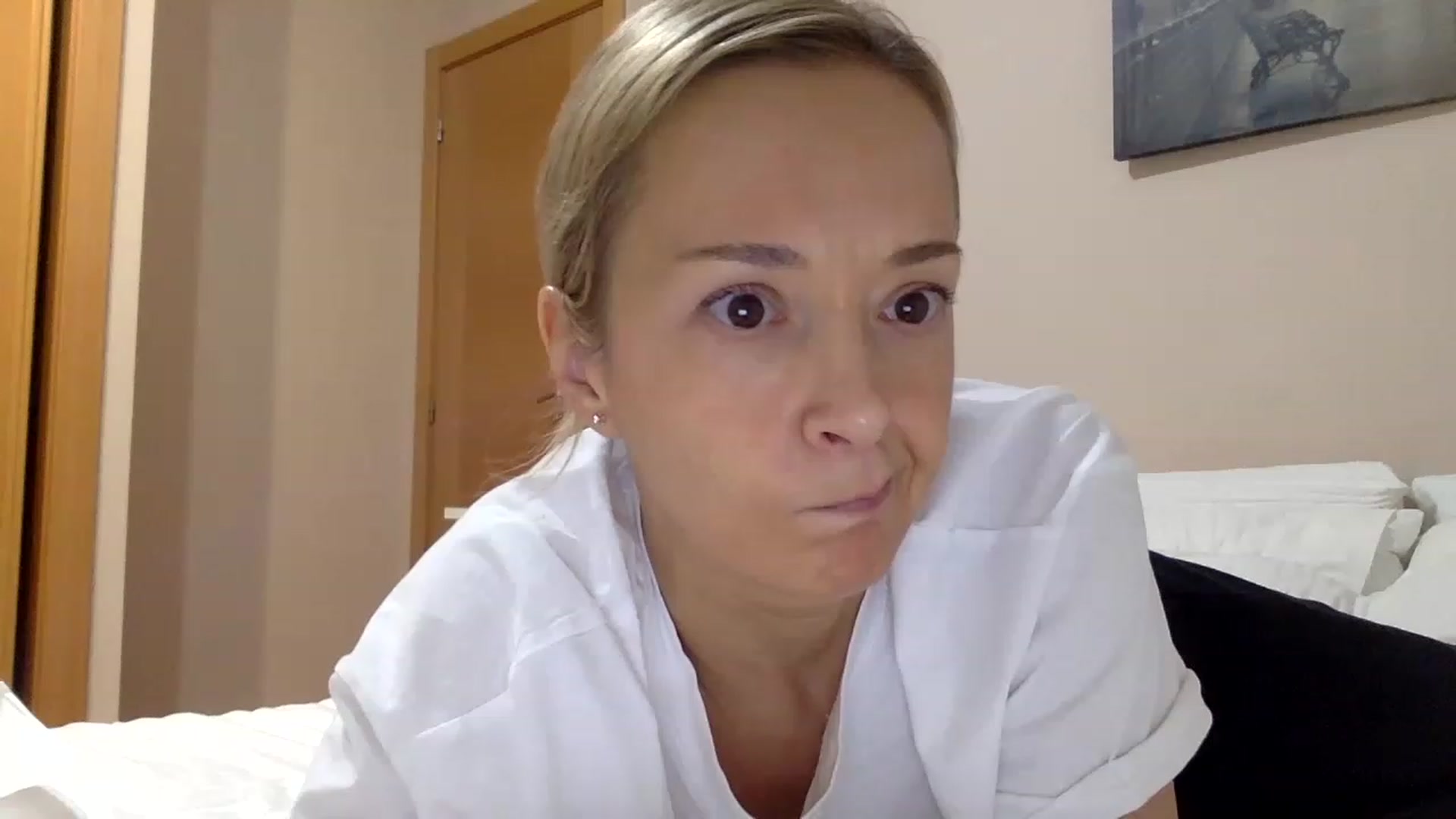 Gallery image thumbnail from Aimee_Angel's myfreecams stream on, 03/27/2023, 19:54 image 18 of 20