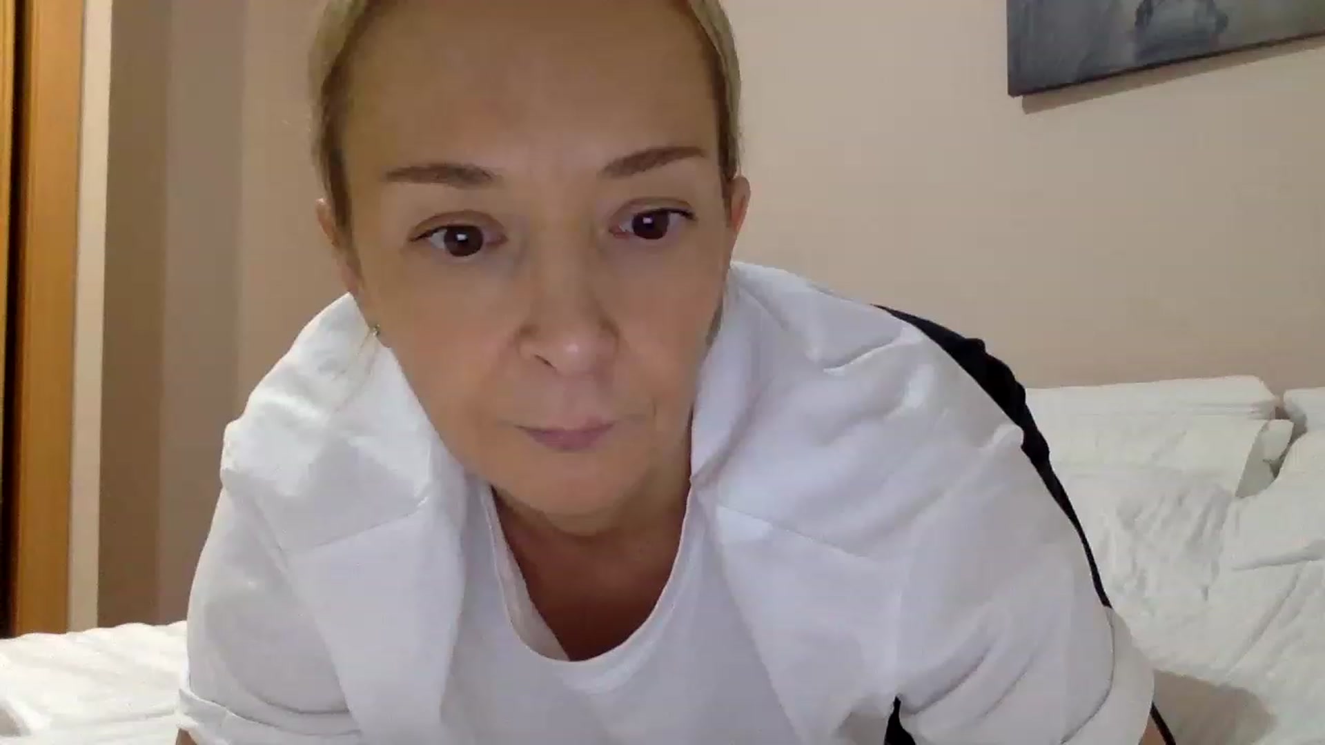 Gallery image thumbnail from Aimee_Angel's myfreecams stream on, 03/27/2023, 19:54 image 9 of 20