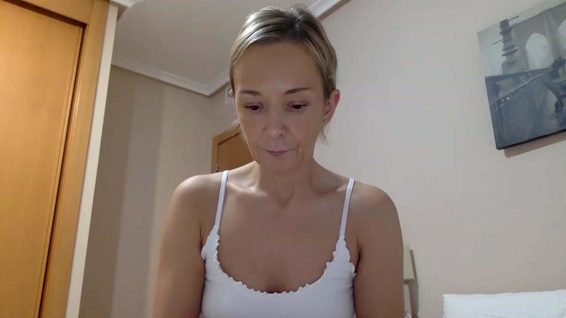 Gallery image thumbnail from Aimee_Angel's myfreecams stream on, 03/28/2023, 19:57 image 15 of 20
