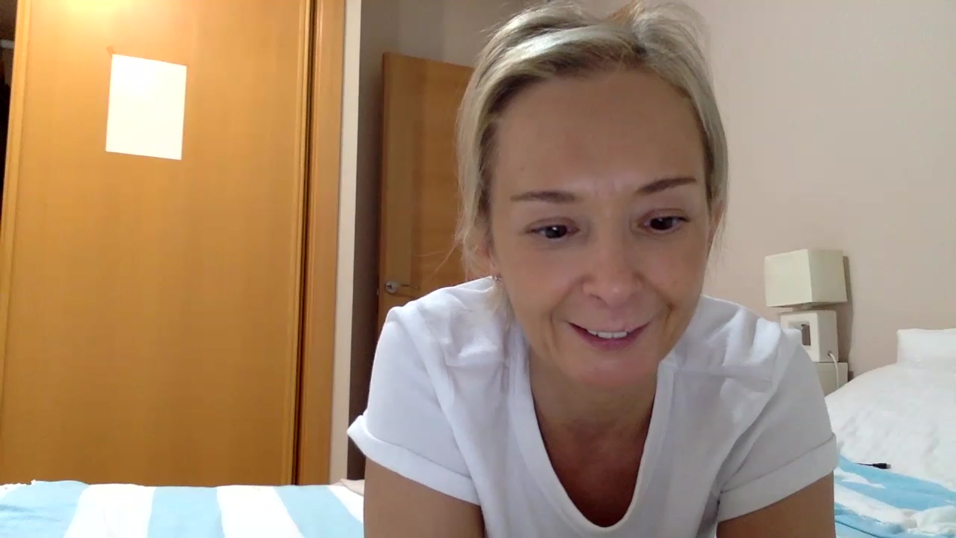 Gallery image thumbnail from Aimee_Angel's myfreecams stream on, 03/29/2023, 17:54 image 11 of 20