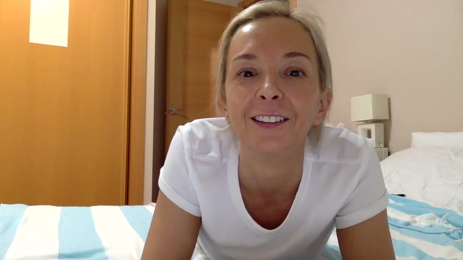 Gallery image thumbnail from Aimee_Angel's myfreecams stream on, 03/29/2023, 17:54 image 17 of 20