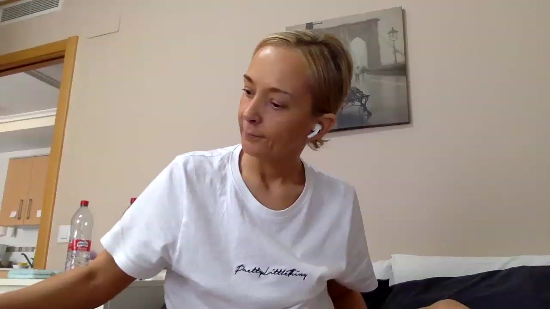 Gallery image thumbnail from Aimee_Angel's myfreecams stream on, 04/08/2023, 16:14 image 17 of 20