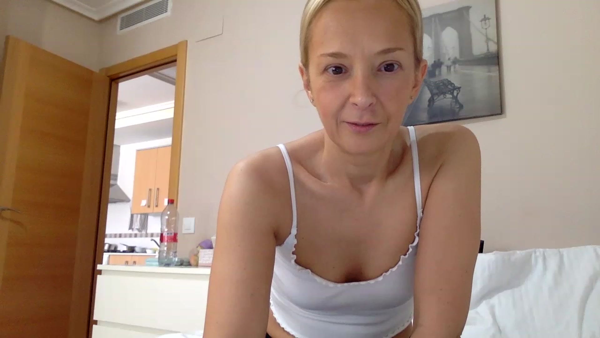 Gallery image thumbnail from Aimee_Angel's myfreecams stream on, 04/16/2023, 13:48 image 14 of 20