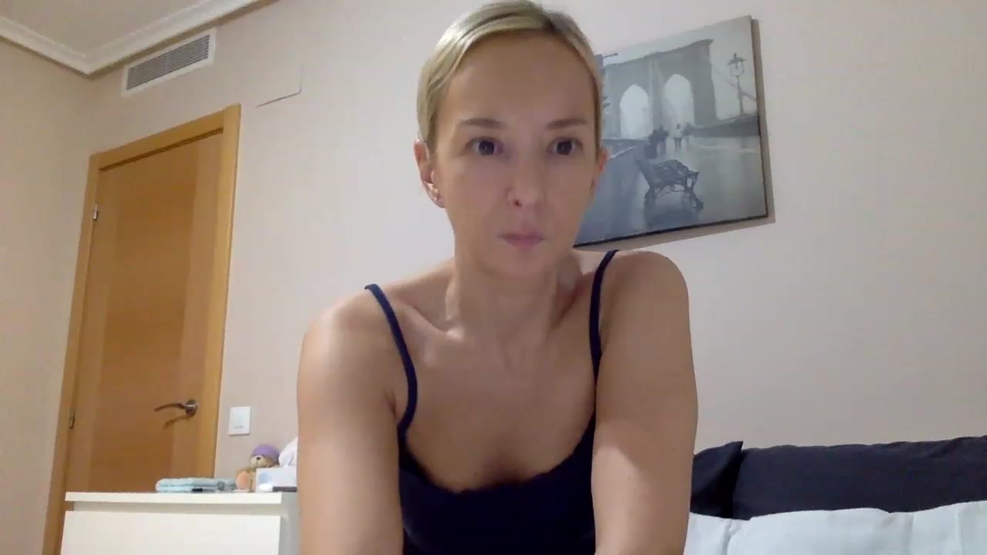 Gallery image thumbnail from Aimee_Angel's myfreecams stream on, 05/03/2023, 20:14 image 7 of 20
