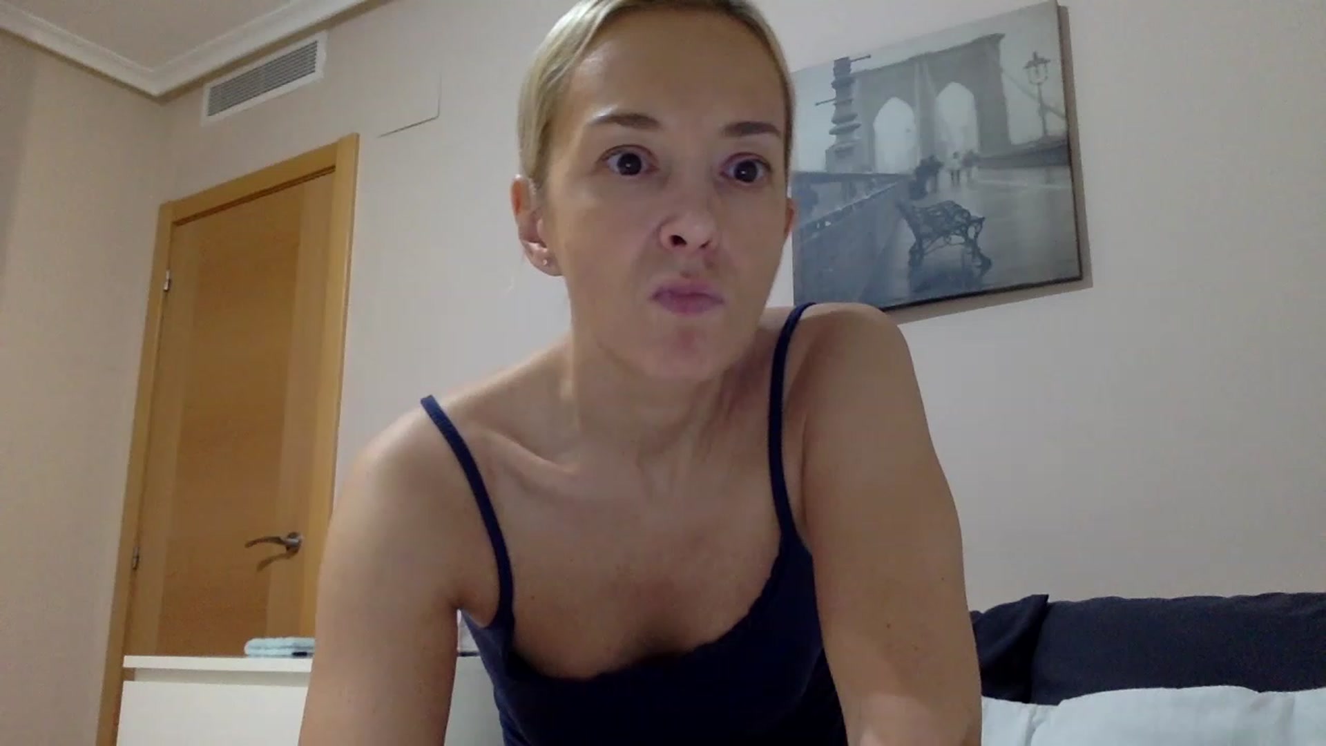 Gallery image thumbnail from Aimee_Angel's myfreecams stream on, 05/03/2023, 20:14 image 1 of 20